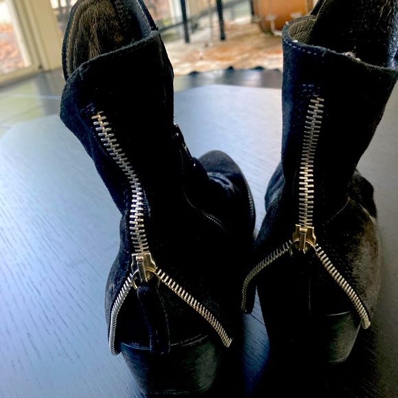 Low calf distressed leather boots - Picture 3 of 5